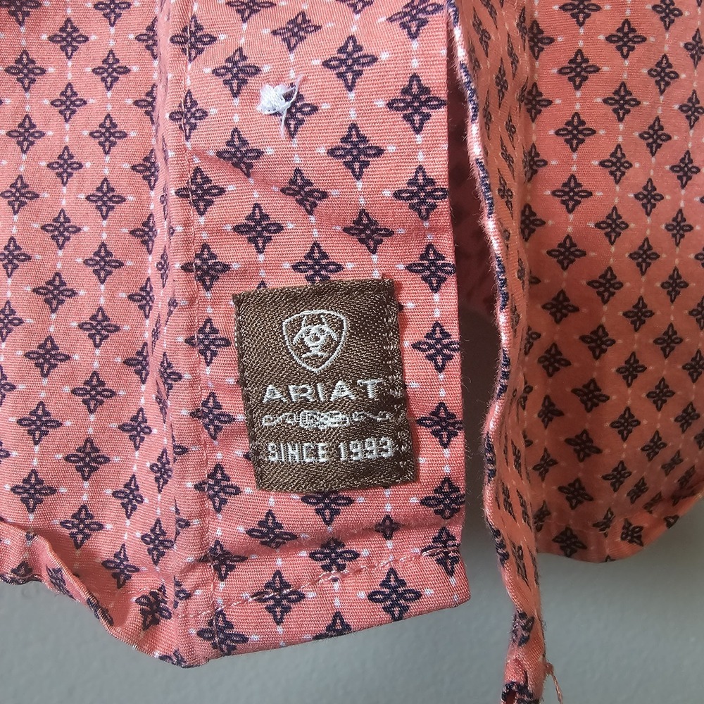 Ariat Albera Button-Up Shirt Men's XL Long Sleeve Casual Western Pink Geometric - Picture 3 of 9